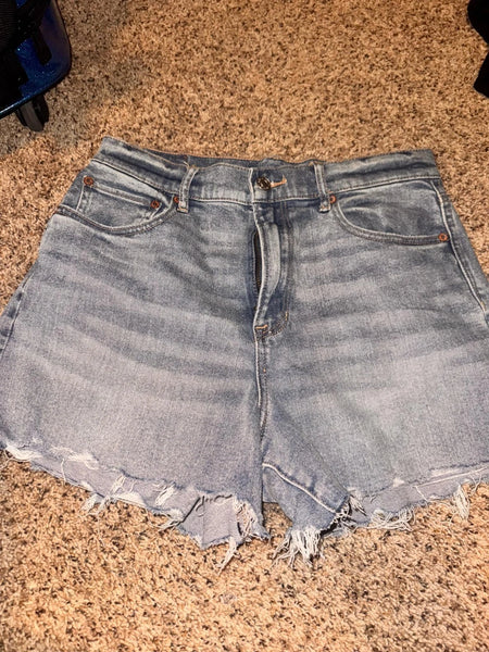 EUC Blue Denim Fray Hem American Eagle shorts- size 10