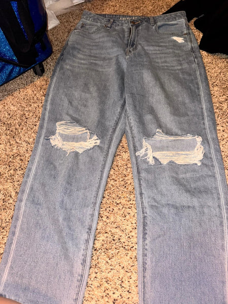 EUC Blue Denim Distressed Mom American Eagle Jeans- Short Length(10)