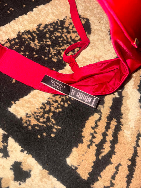 NWOT Red Victoria Secret Bra-36DD