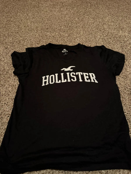 NWOT Hollister Tee-MEDIUM