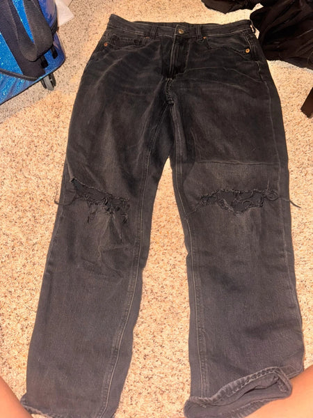 EUC Black Distressed Knee American Eagle Jeans-Short Length- 10