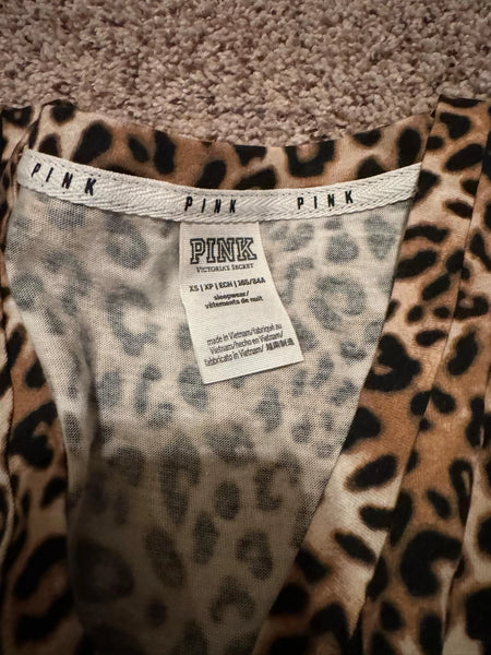 EUC Brown VNECK Leopard VS tee-XS