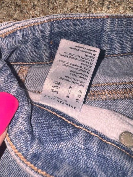 GUC Light Blue Denim Distressed Knee American Eagle Jeans- Short Length(10)
