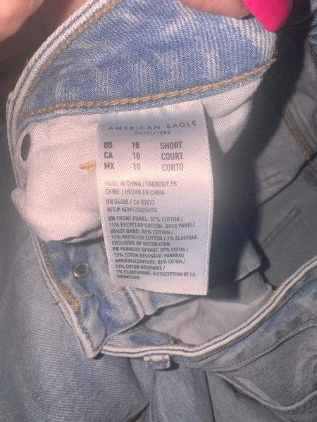 EUC Non Distressed American Eagle Jeans- Short Length 10
