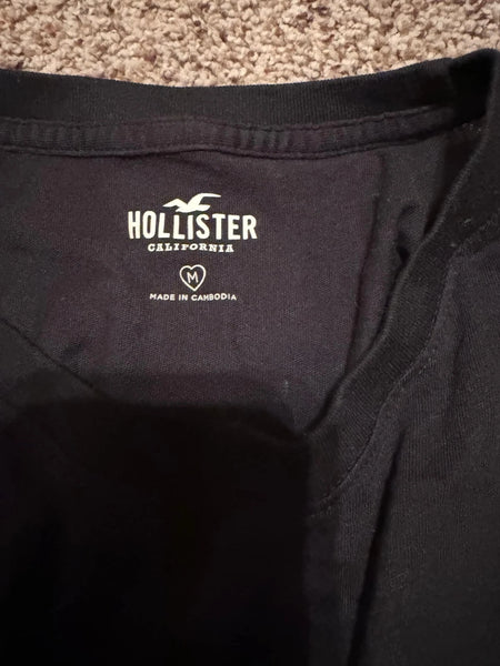 NWOT Hollister Tee-MEDIUM