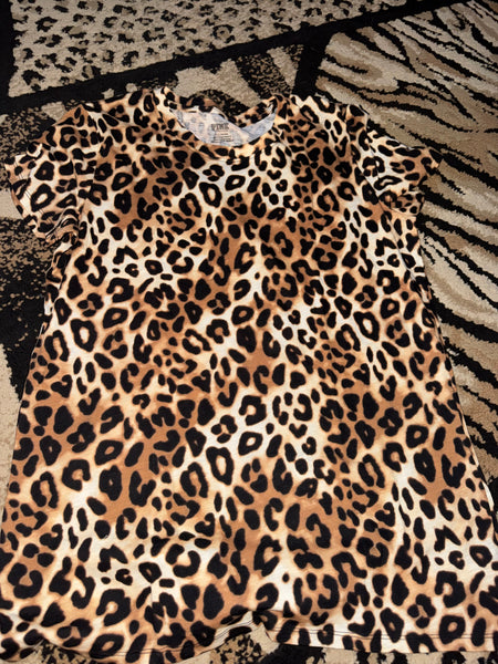 NWOT Brown Leopard VS Tee-LARGE