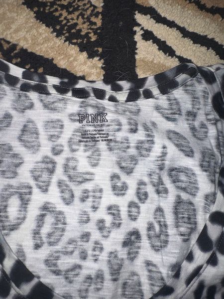 NWOT Grey Leopard VS Tee-LARGE