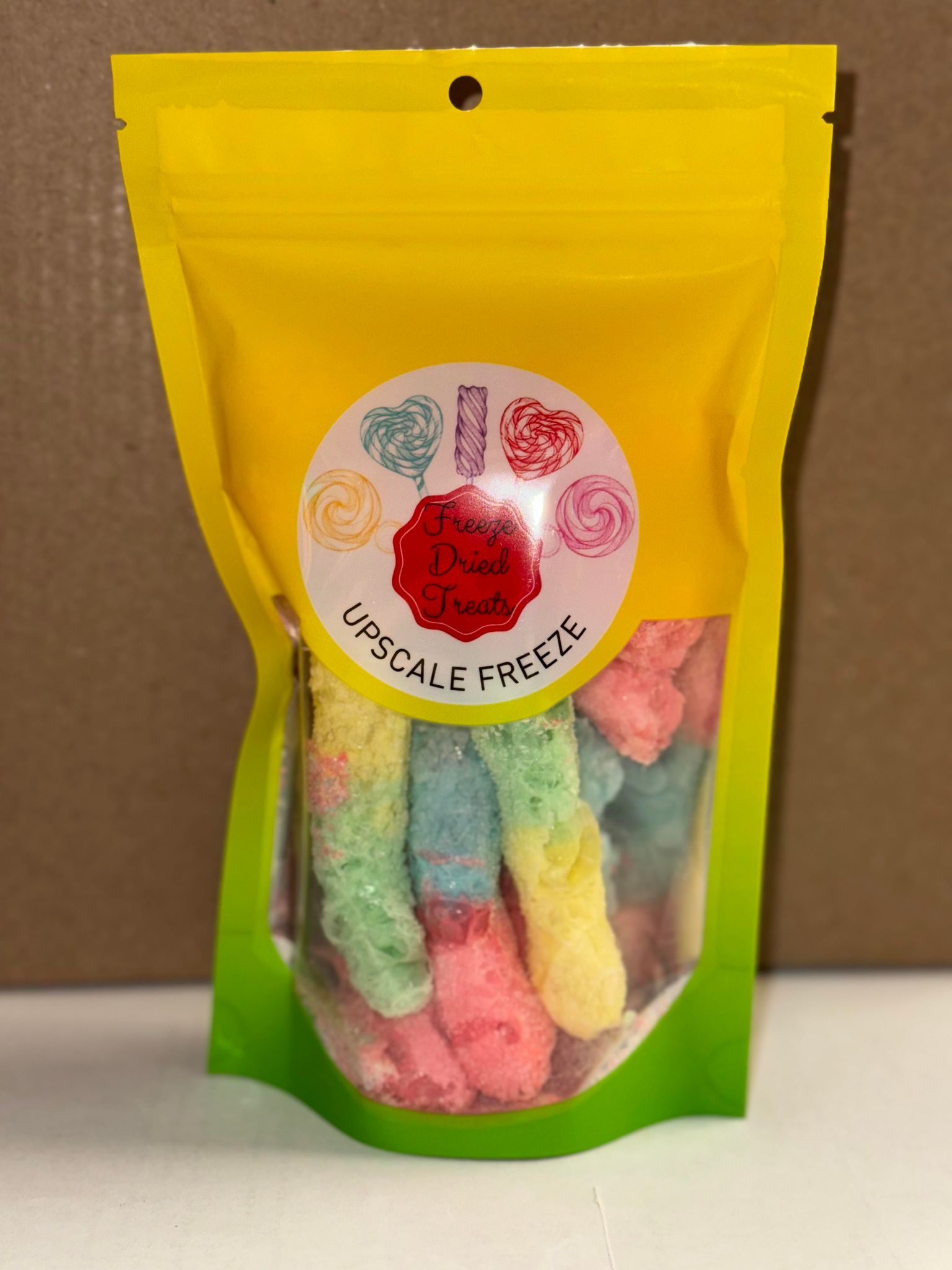 FREEZE DRIED SOUR WORMS