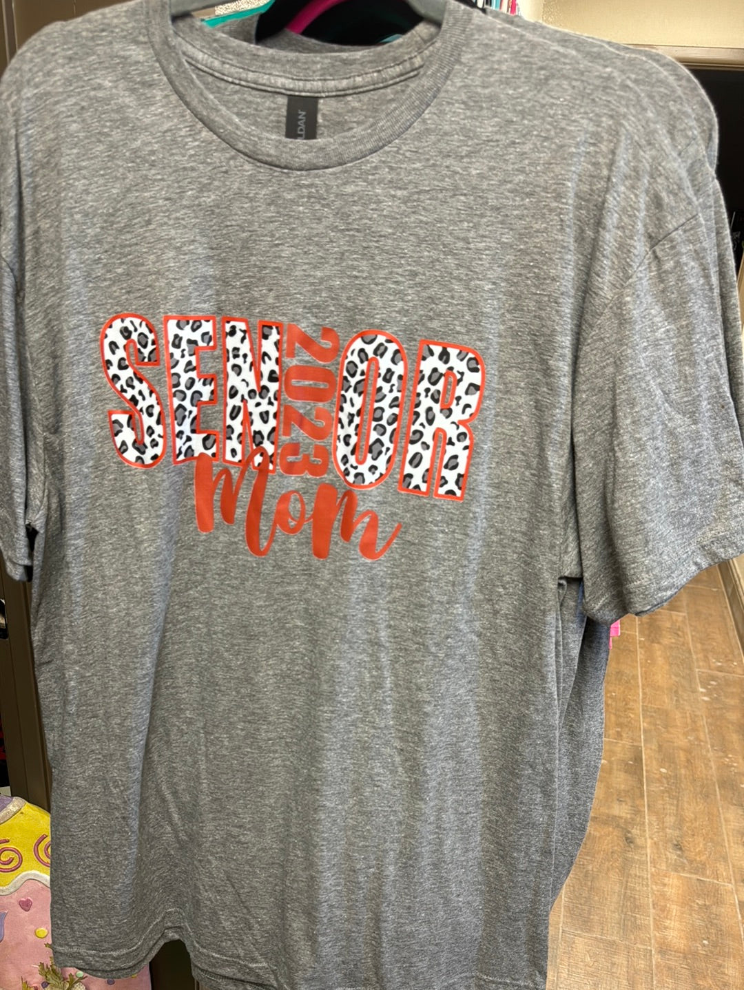 Red Senior 2023 Mom Tee