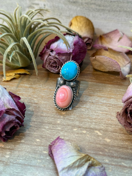 Kingman Turquoise & Pink Conch Sterling Silver Ring – Size 7.5