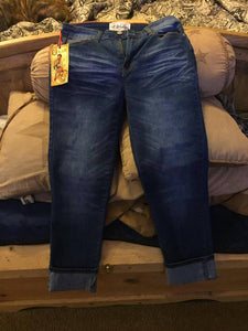 045-2 Dark Capri Jean