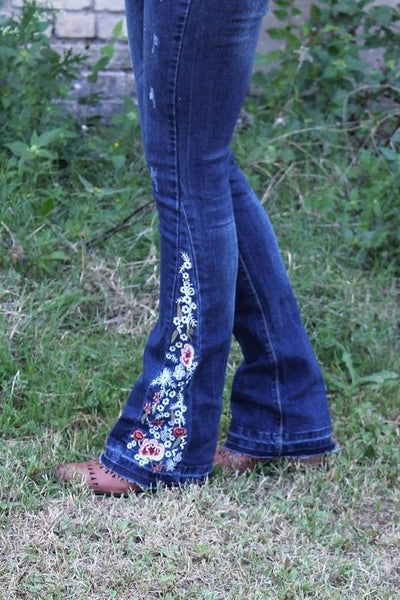 17014 Floral Embroider Jean